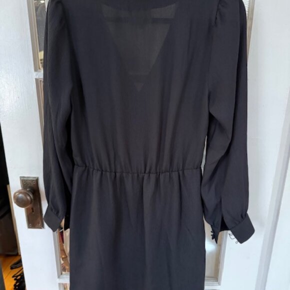 Sezane Shirine Dress Noir. - Size 38/US 6 (NWOT but a broken button loop) - Picture 3 of 7